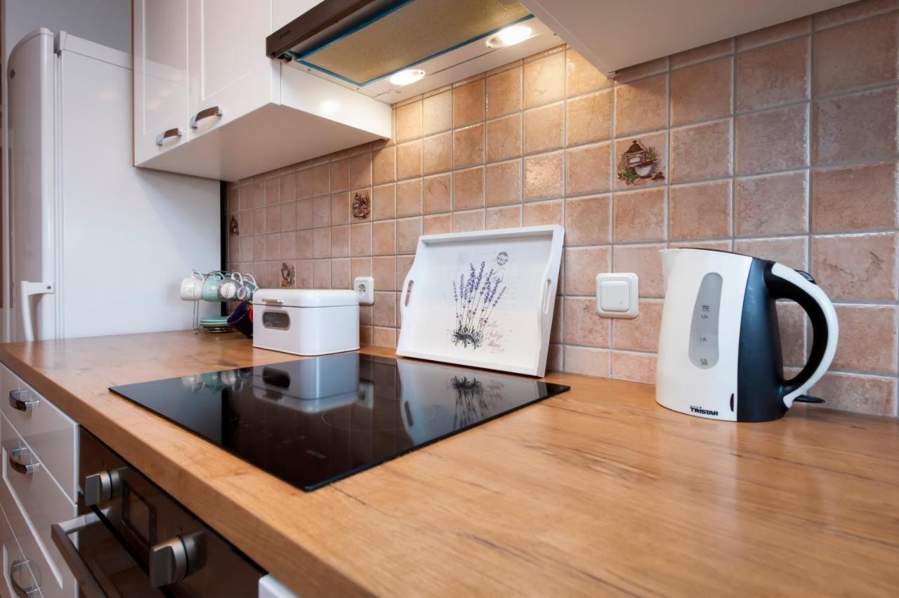 Apartment Deluxe Ровінь Екстер'єр фото